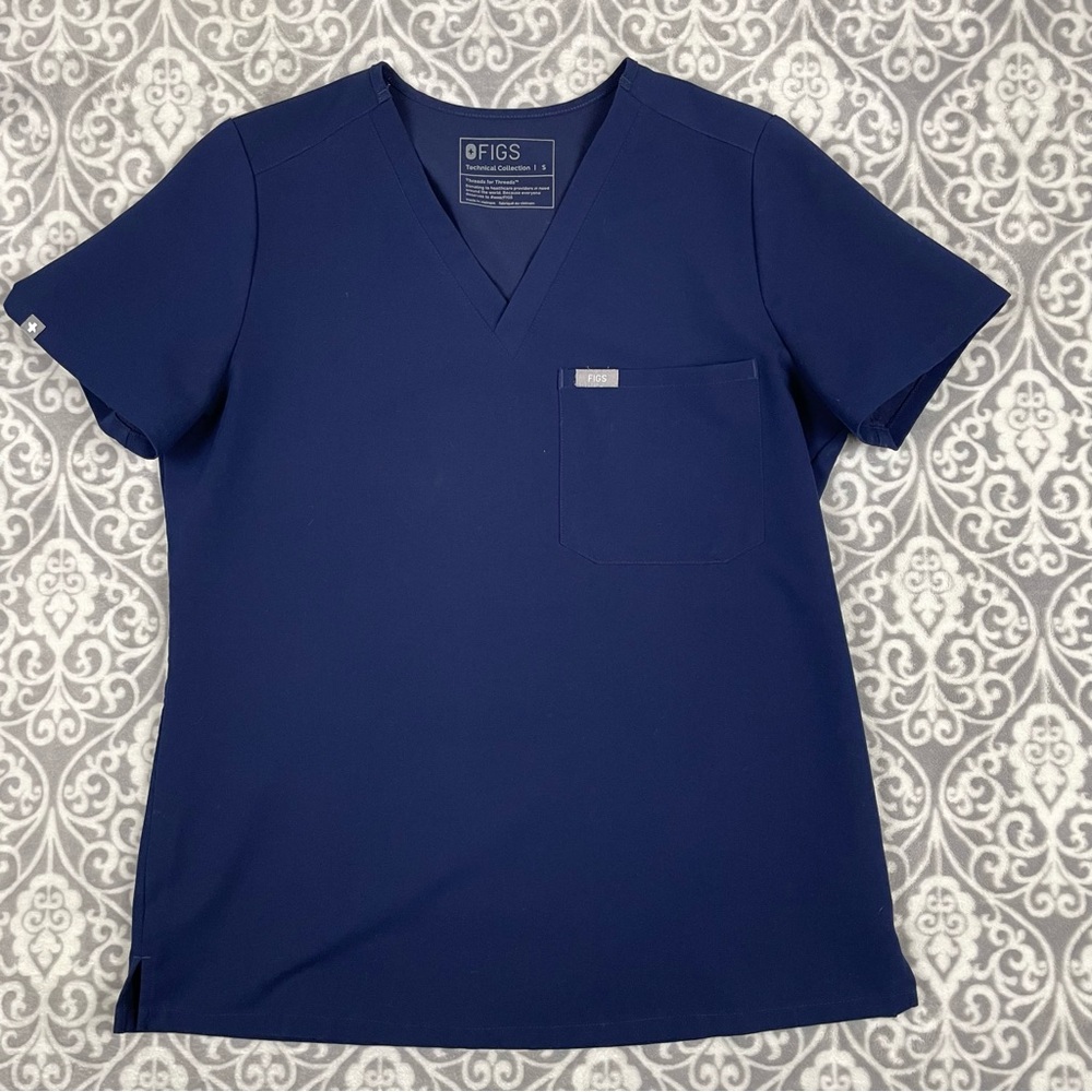 Figs Scrub Top unisex small chest pocket stretch dart back navy blue v neck